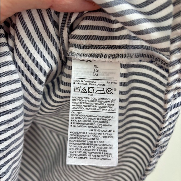 Old Navy Blue and White Ruffle Puff Sleeve Blouse - Picture 4 of 6